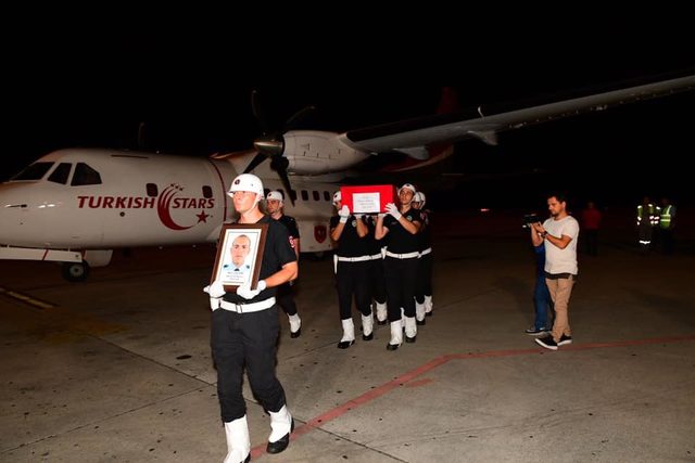 Şehit polisin naaşı memleketi Trabzon'a getirildi