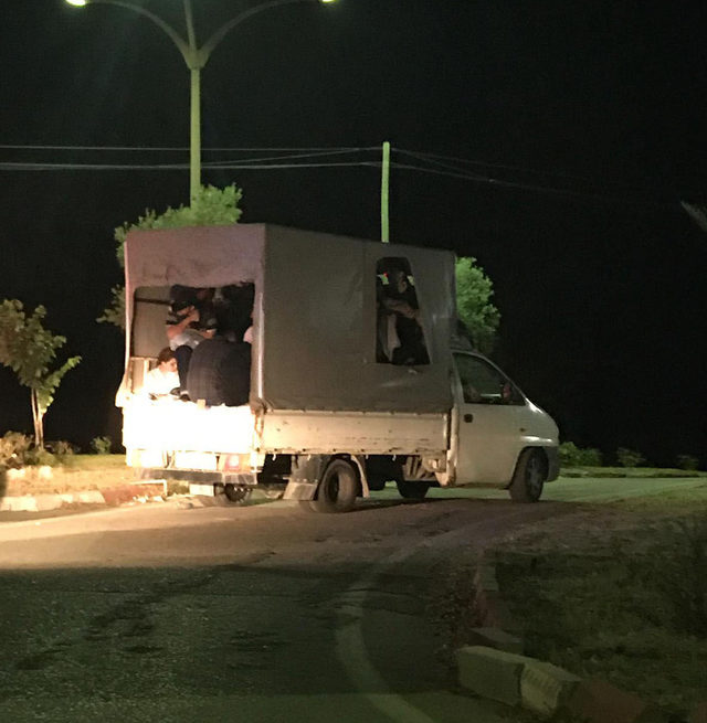 Milas'ta 28 kaçak göçmen yakalandı
