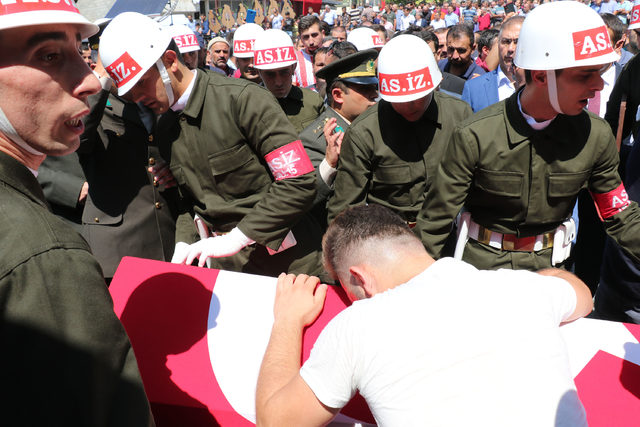Çukurca şehidi Uzman Onbaşı Gezer, Sinop'ta son yolculuğa uğurlandı