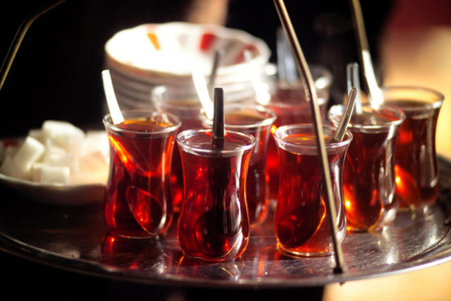Türkiye Nasıl Dünyanın En Büyük Çay Üreticilerinden Biri Haline Geldi?