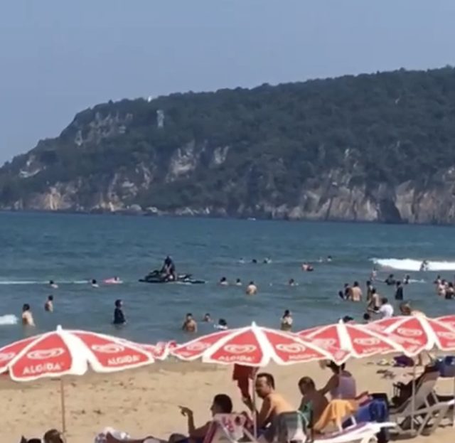 Denizde boğulma tehlikesi geçiren adam kurtarıldı