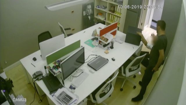 Çalıştığı iş yerini soymak için çilingir çağırdı
