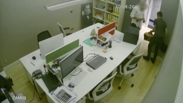 Çalıştığı iş yerini soymak için çilingir çağırdı