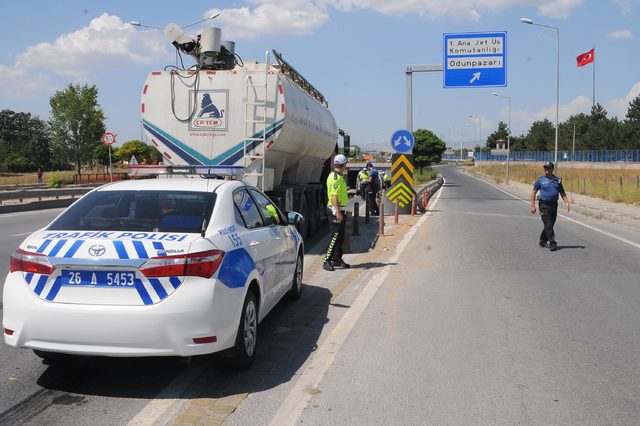 Yaya geçidine 100 metre mesafede kamyonun çarpmasıyla öldü
