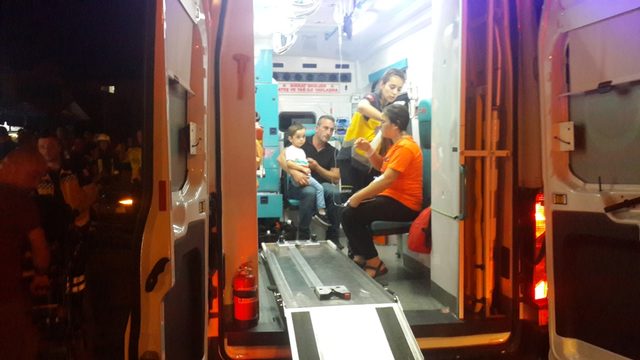 Kocaeli'de 2 otomobil kaza yaptı: 5 yaralı
