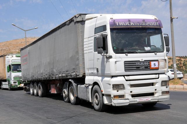 BM'den İdlib'e 35 TIR insani yardım