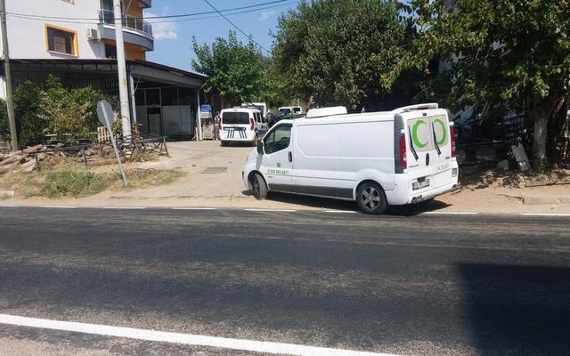 Ahırda kendini astı