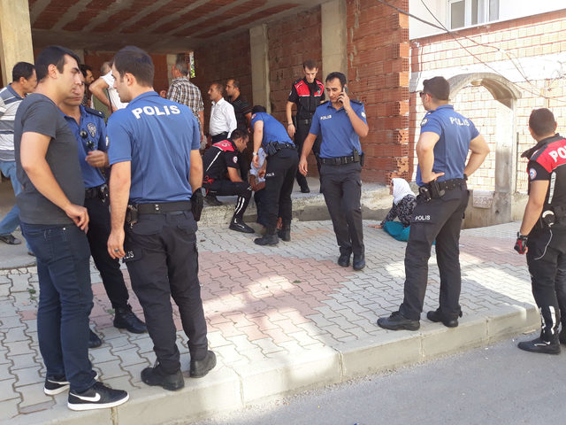 Sultanbeyli'de amca çocukları arasında silahlı kavga: 5 yaralı (1)
