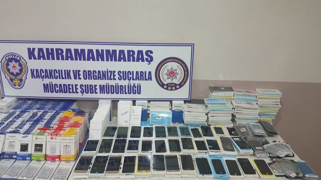 500 bin liralık kaçak telefon ve aksesuarı ele geçirildi