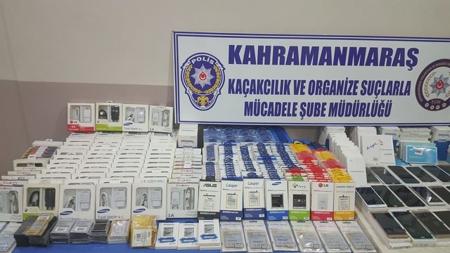 500 bin liralık kaçak telefon ve aksesuarı ele geçirildi