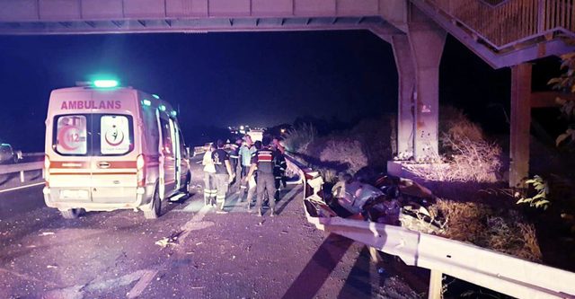 Tekirdağ’da otomobil bariyerlere çarptı: 1 ölü, 2 yaralı