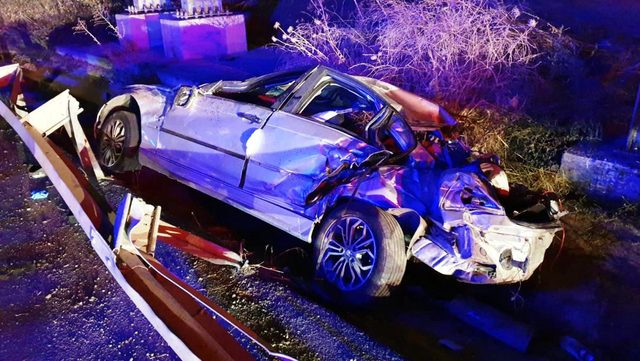 Tekirdağ’da otomobil bariyerlere çarptı: 1 ölü, 2 yaralı