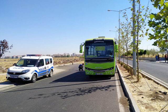 Otobüsün altında kalan 3 yaşındaki Muhammed ağır yaralı