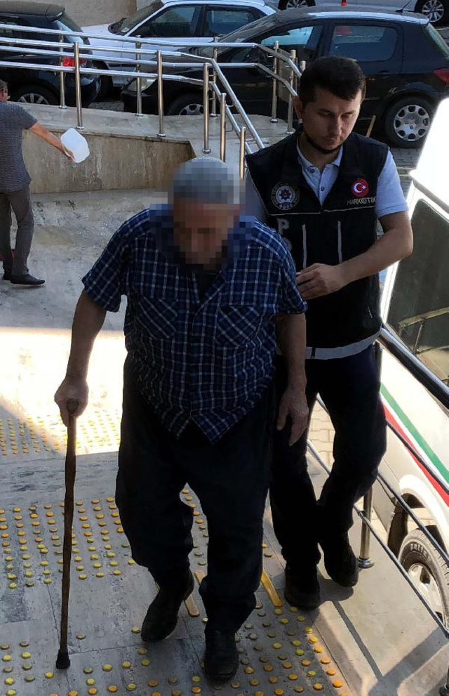 Bastonla adliyeye getirilen uyuşşturucu şüphelisi serbest