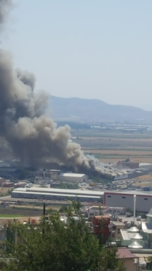 Tekstil fabrikasında yangın