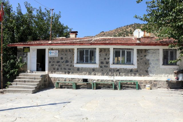 Okulunu eşiyle birlikte temizledi, sosyal medyada ilgi odağı oldu (2)