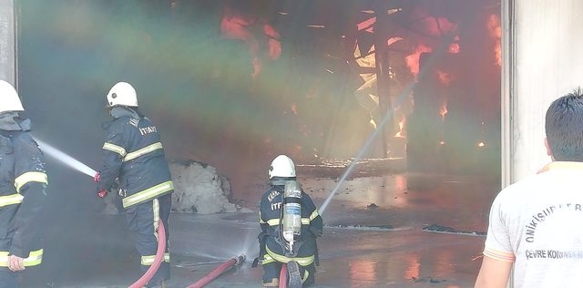Tekstil fabrikasında yangın (2)