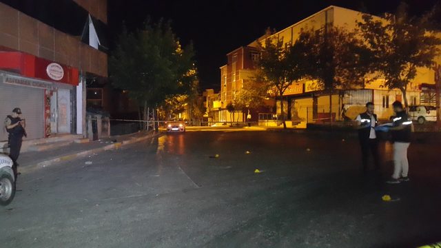 Avcılar'da minibüsçüler arasında silahlı kavga: 1 yaralı