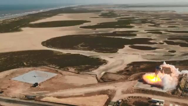 SpaceX’in yeni roketi Starhopper, 150 metre yüksekliğe çıktı