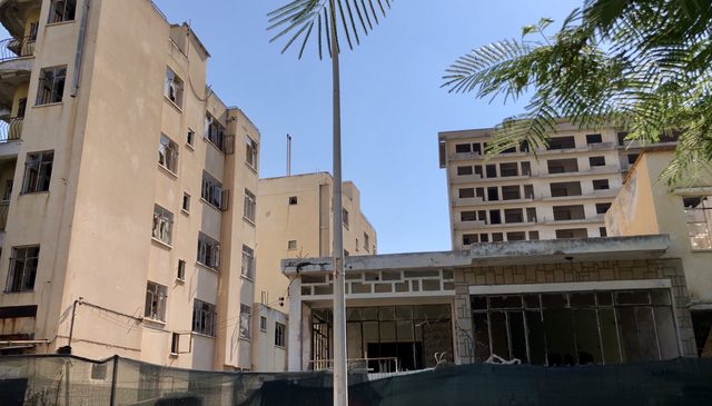 KKTC’de tarihi gün: Gazeteciler 45 yıldır kapalı olan Maraş’a girdi
