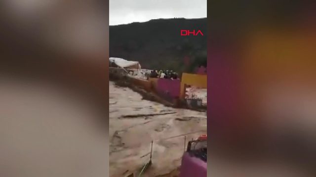 Fas’ta sel stadı yıktı, 7 kişi hayatını kaybetti