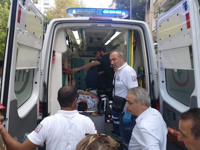 Kadıköy'de bisikletinden düşen çocuğun bacağına gidon saplandı