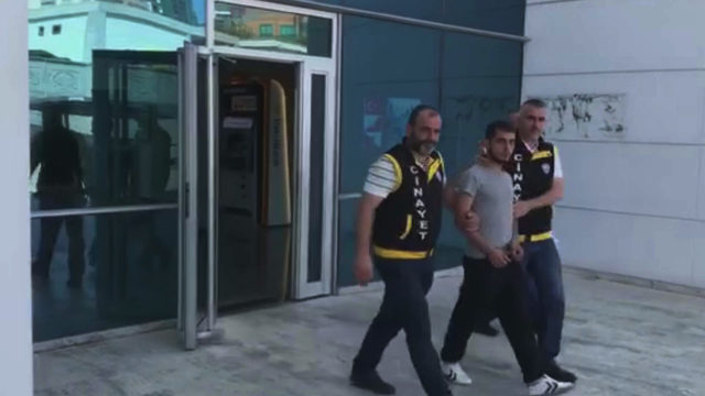 Arkadaşını kalbinden bıçakladı, öldüğünü öğrenince teslim oldu