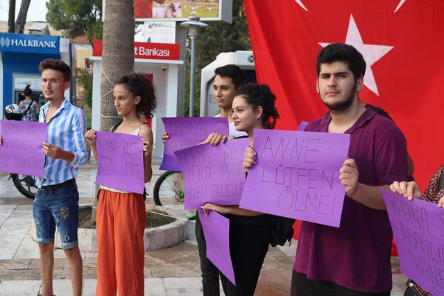Kadına şiddeti protesto ettiler