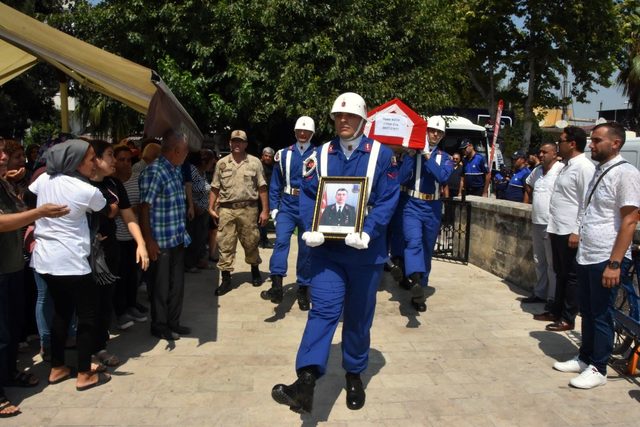 Uzman çavuş, son yolculuğuna uğurlandı