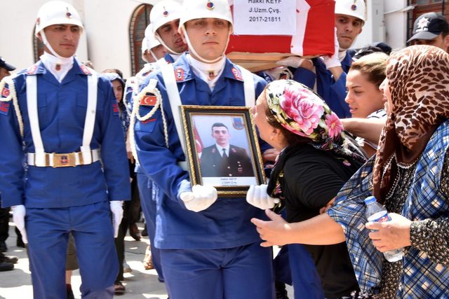 Uzman çavuş, son yolculuğuna uğurlandı