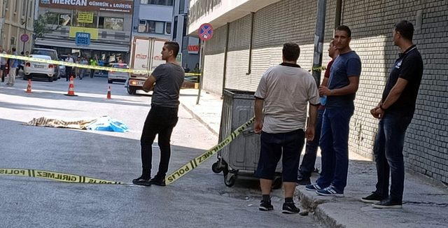 7 katlı otoparktan atlayarak yaşamına son verdi