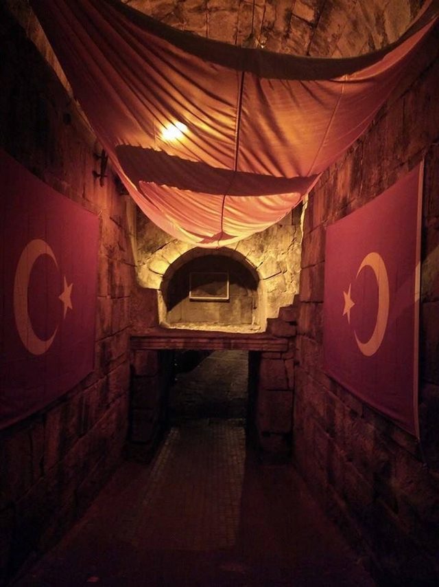 'Ay Yıldız Ekibi', Amasra'yı bayraklarla donattı
