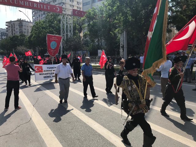 Adana'da Zafer Bayramı kutlandı