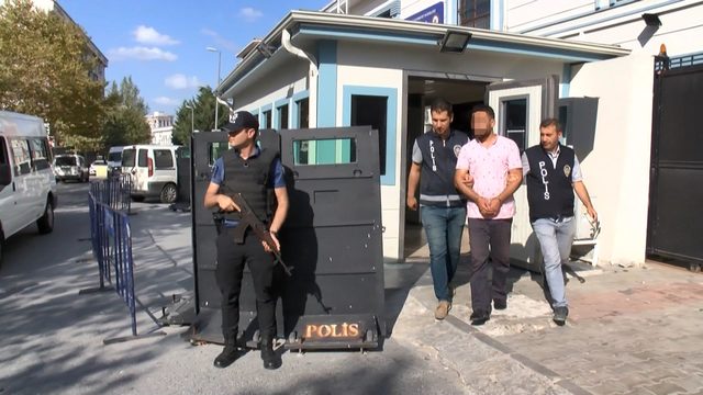 Esenyurt'ta telefon bayisi baskınına 4 gözaltı