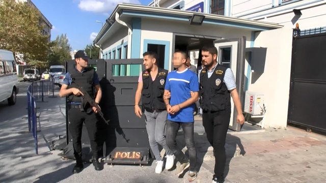 Esenyurt'ta telefon bayisi baskınına 4 gözaltı