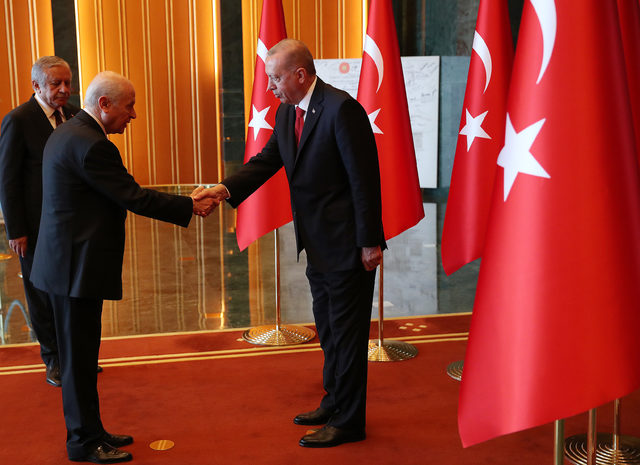 Cumhurbaşkanı Erdoğan: Cumhuriyeti canımız pahasına korumakta kararlıyız (2)
