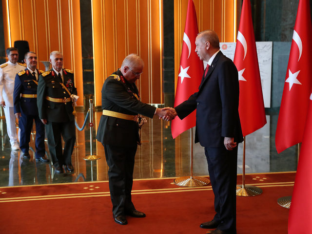 Cumhurbaşkanı Erdoğan: Cumhuriyeti canımız pahasına korumakta kararlıyız (2)
