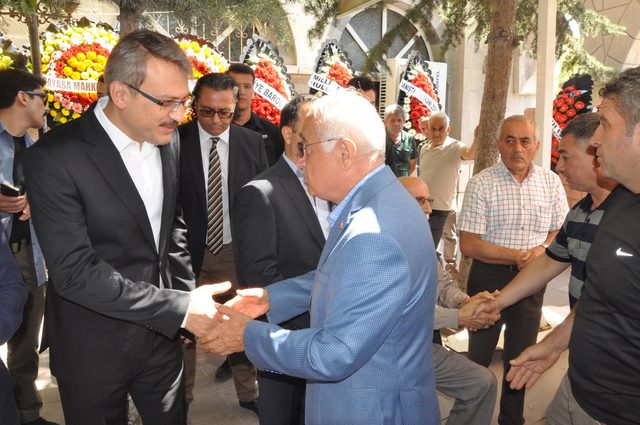 AYM Başkanı Arslan'ın annesi toprağa verildi