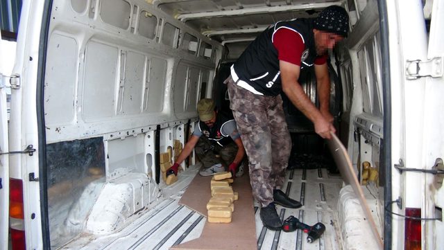 Erzurum'da 1 milyon lira değerinde 61,5 kilo eroin ele geçirildi