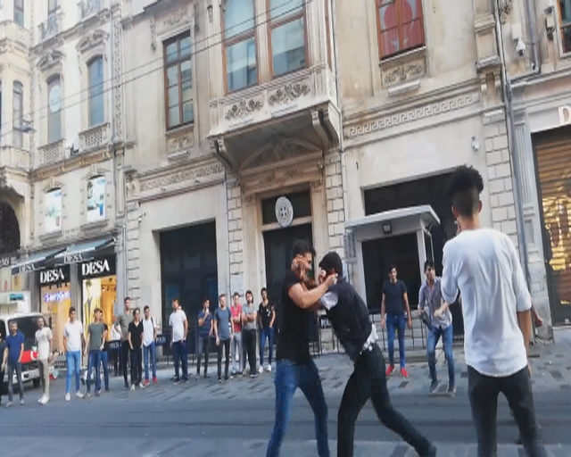 İstiklal Caddesi'nde 'meydan savaşı'...