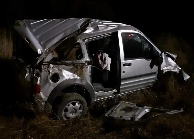 Düğünden dönen aile kaza yaptı: 1 ölü, 2 yaralı