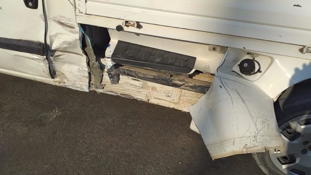 Kamyonet ile motosiklet çarpıştı: 1 ölü