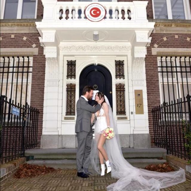 burcu-kiratli-ve-sinan-akcil-tek-celsede-bosandi-12398726_1765_m