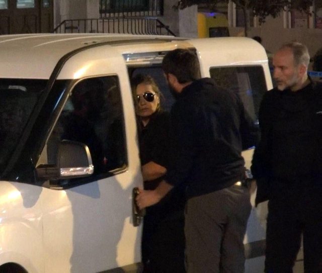 Alkollü kadının polisevi önüne bıraktığı bavul emniyeti harekete geçirdi ile ilgili görsel sonucu