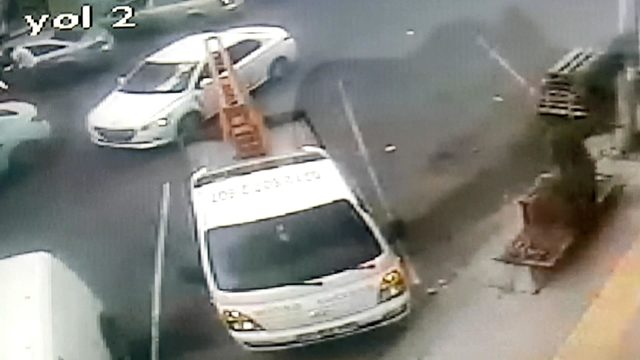 Başakşehir'de silahlı saldırı anı kamerada