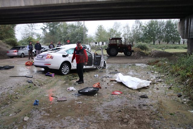 Otomobil köprüden uçtu: 2 ölü, 2 yaralı