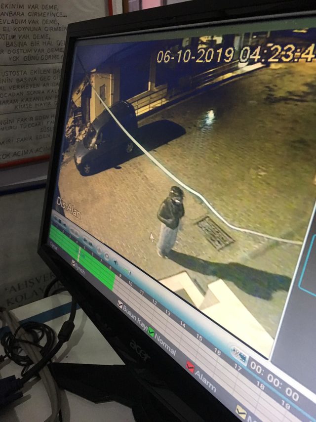 Çaldığı paraları su bidonuna dolduran hırsız yakalandı