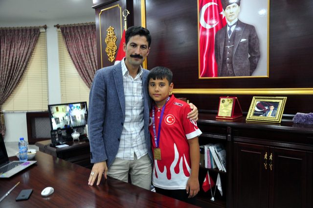 Dünya şampiyonu Muhammed'e, Derik'te coşkulu karşılama