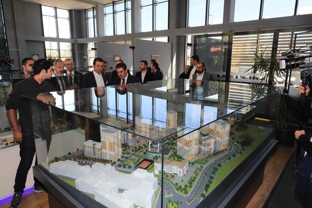 İmamoğlu, Esenler Belediyesi'ni ziyaret etti
