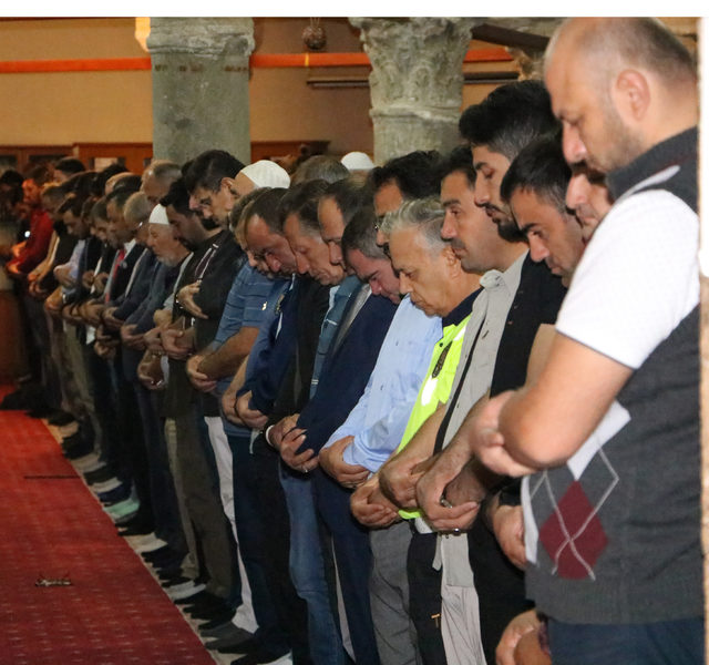Camilerde Mehmetçiğin zaferi için dua edildi Son Dakika Haberler